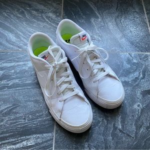Nike court legacy white sneakers